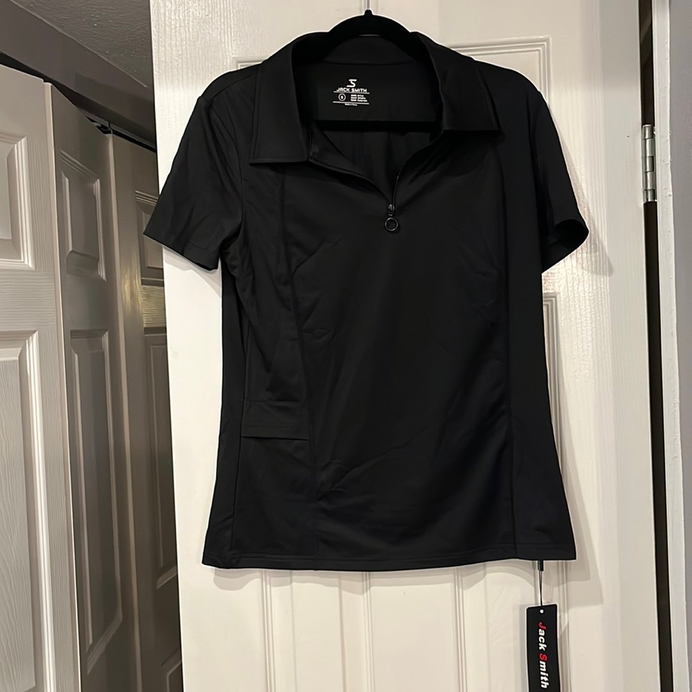 Jack Smith ladies black sport top. Zipper opening. Short sleeves. Small